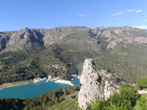 Parking de Beniardà, punto de salida del transfer hacia el embalse de Guadalest